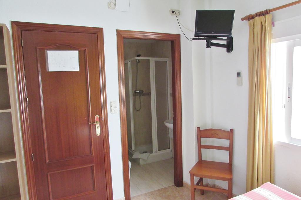 Hostal Nuevas Naciones Granada Exterior photo