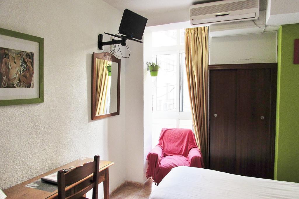 Hostal Nuevas Naciones Granada Exterior photo